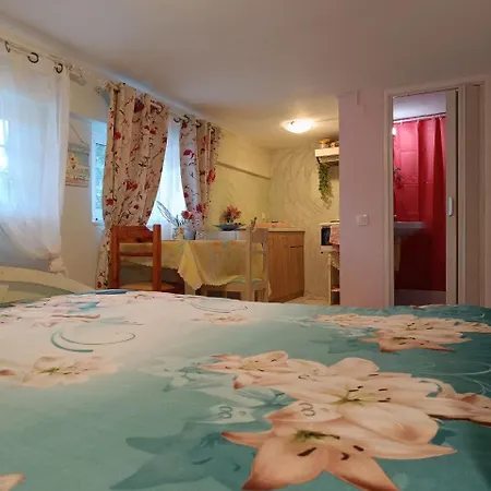 Maria *